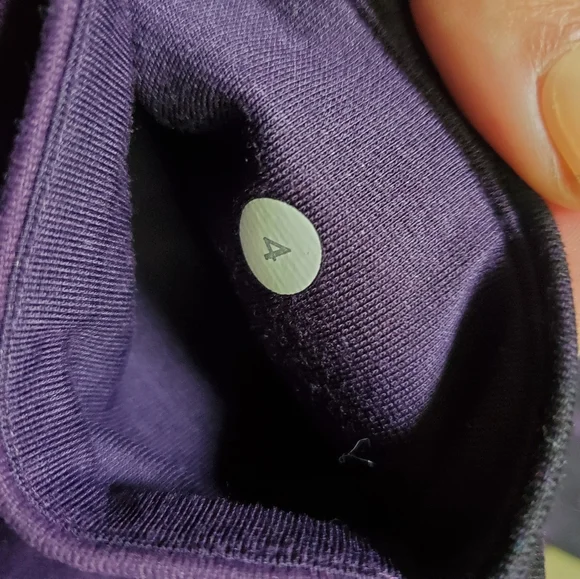 Lululemon full length Leggings size 4 in black and purple - Picture 2 of 3